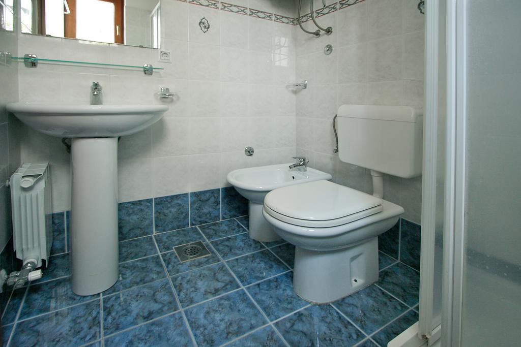 Apartament Ava *